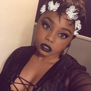 Meet your Posher, Alexia